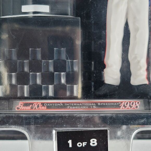 Dale Earnhardt Sr. Nascar's Racer 25th Anniversary Action Figure 1998 - Picture 3 of 8